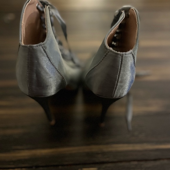 Calling all small feet! Cute Lace Up Peep Toe Heel. Gently Used. - Picture 3 of 4